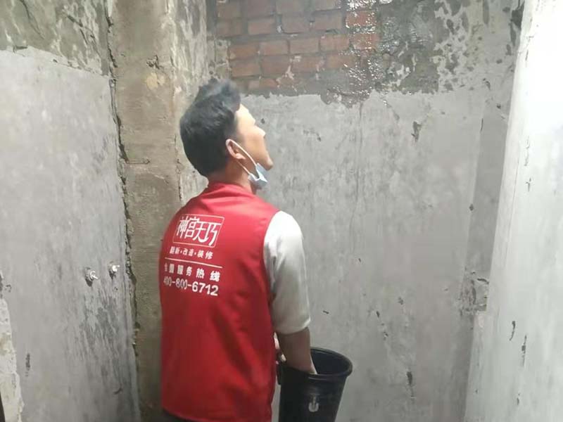 衛(wèi)生間隔斷安裝工群怎么找？這些尋找裝修師傅的方式你覺得可靠嗎(圖1)